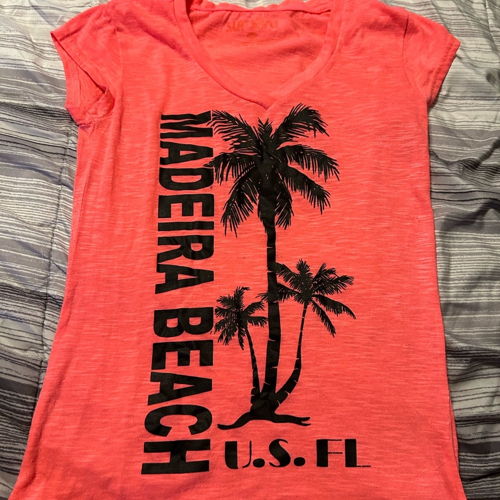 Madeira Beach Graphic Women's Top - Coral